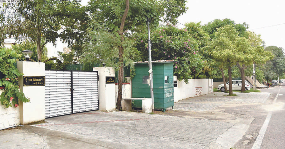 Are officers’ quarters at Gandhi Nagar, a residence for politicians?
